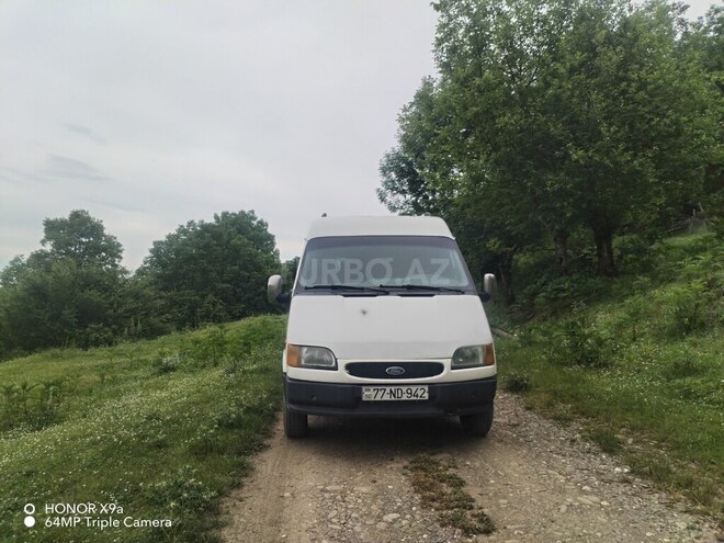 Ford Transit-1