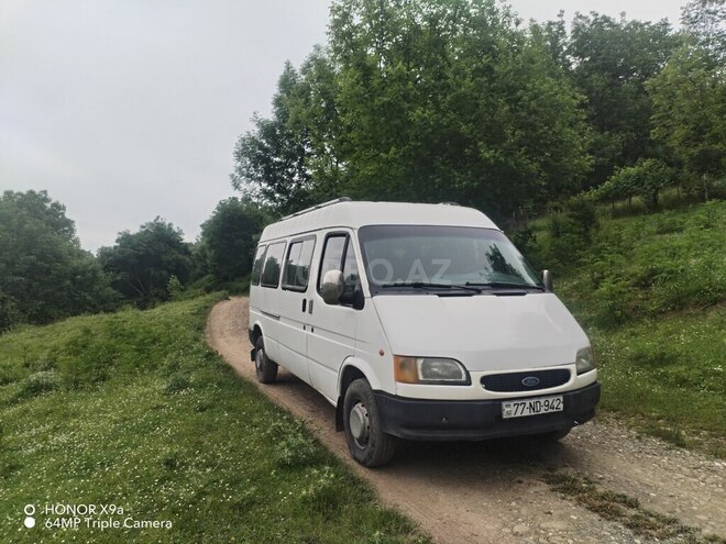 Ford Transit-5