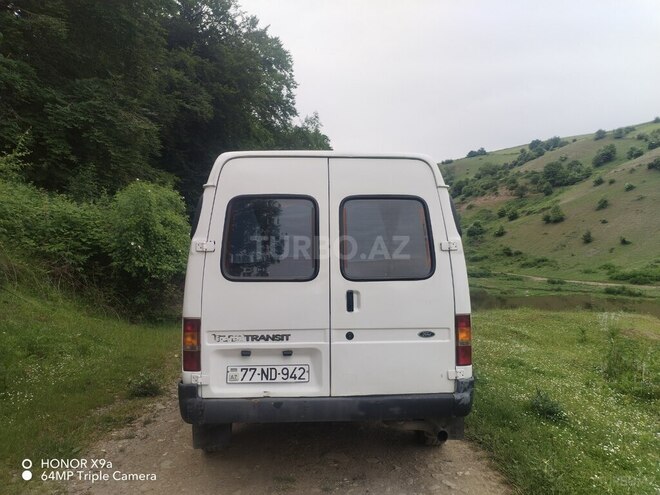 Ford Transit-2