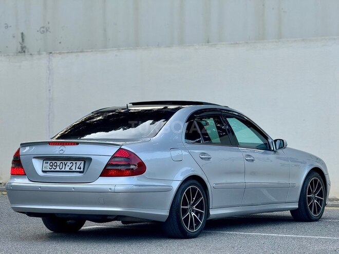 Mercedes E 320-11
