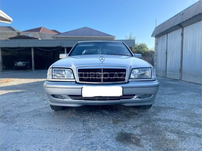 Mercedes C 220-1