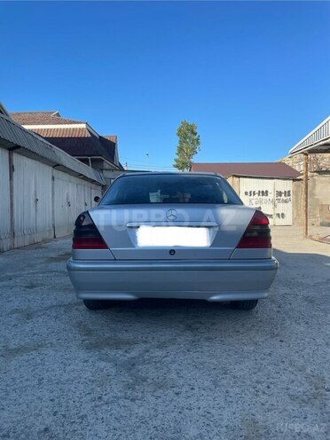 Mercedes C 220-9