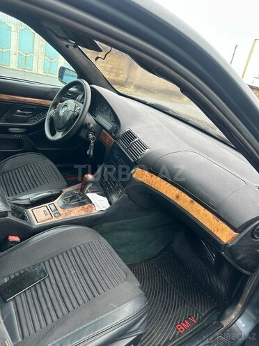 BMW 528-4