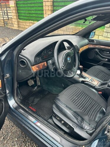 BMW 528-5