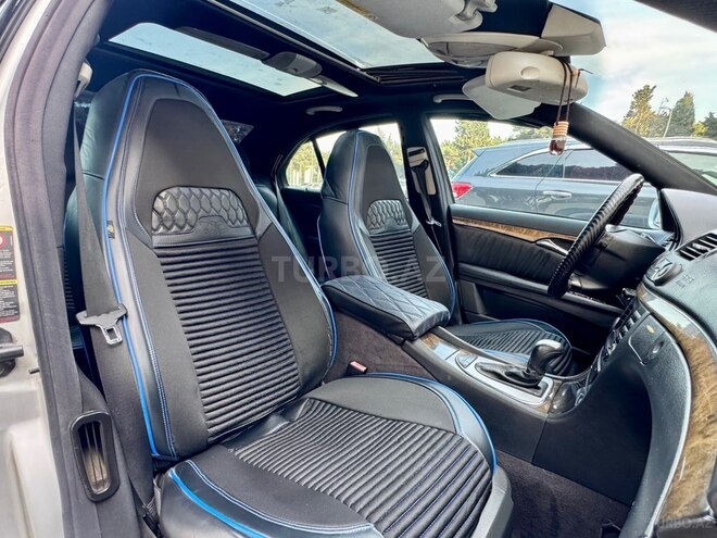 Mercedes E 320-17