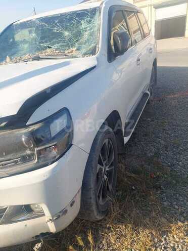 Toyota Land Cruiser-6