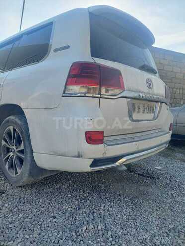 Toyota Land Cruiser-11