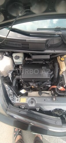 Toyota Prius-7