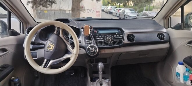 Honda Insight-4