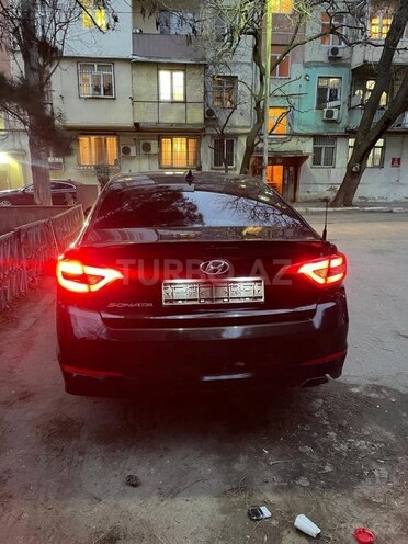 Hyundai Sonata-5