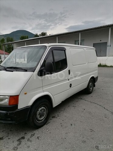 Ford Transit-3