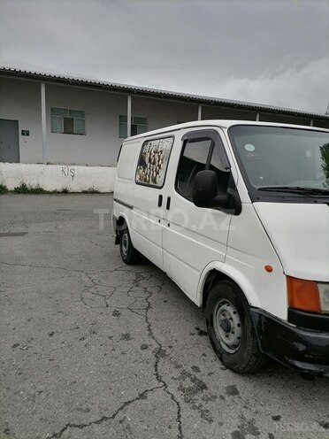 Ford Transit-4