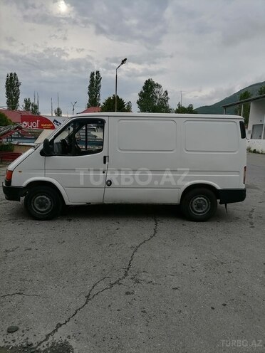 Ford Transit-5