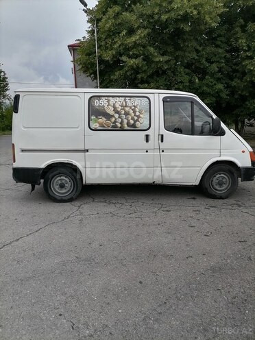 Ford Transit-6