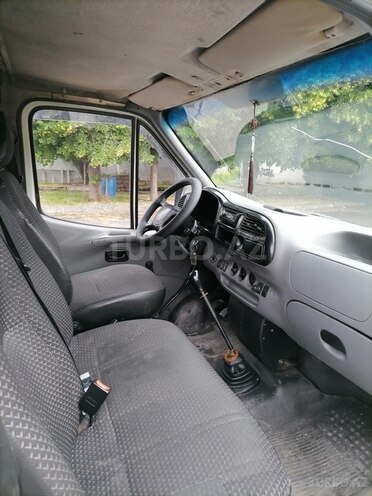 Ford Transit-8