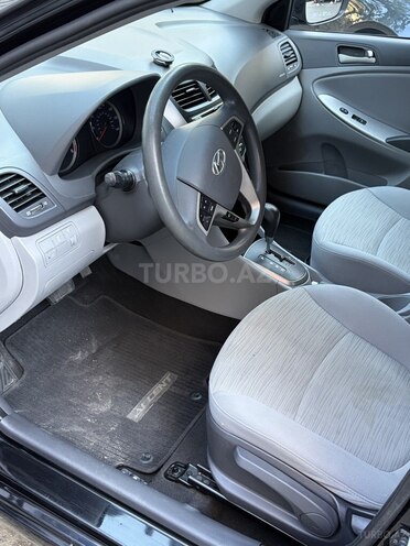 Hyundai Accent-6