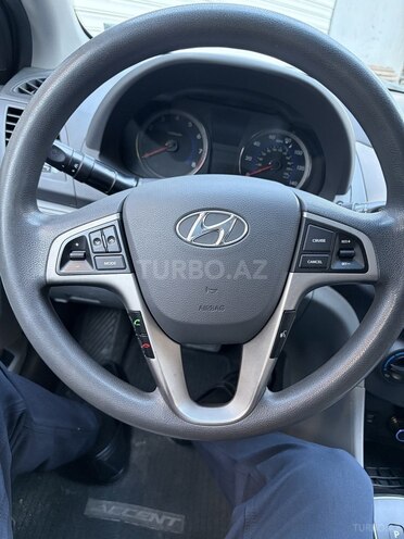 Hyundai Accent-8