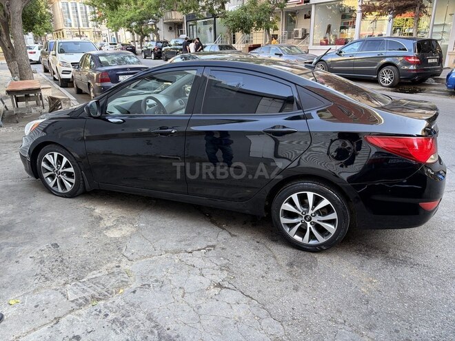 Hyundai Accent-3