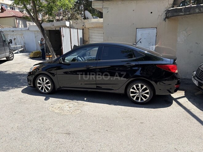 Hyundai Accent-16