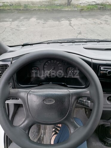 Ford Transit-11