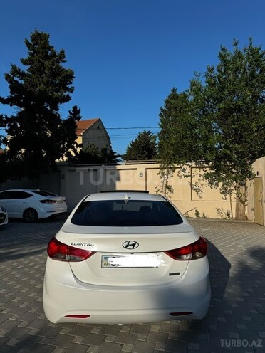 Hyundai Elantra-5
