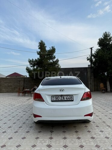 Hyundai Accent-10
