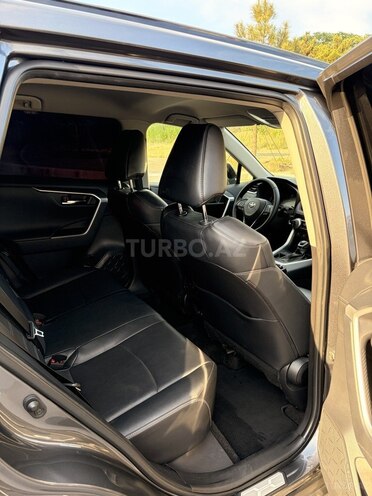 Toyota RAV4-13