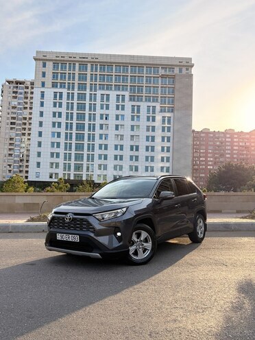 Toyota RAV4-1