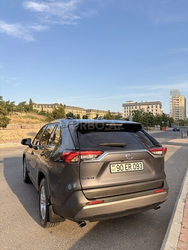 Toyota RAV4-7