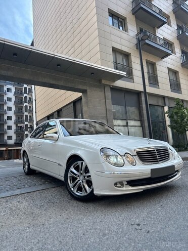Mercedes E 240-1