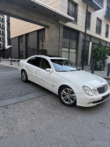 Mercedes E 240-2