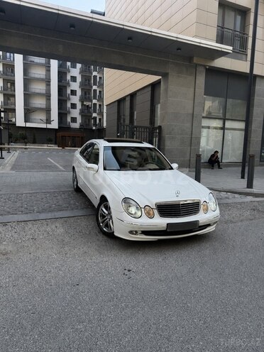 Mercedes E 240-3