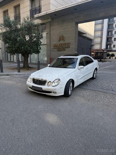 Mercedes E 240-4