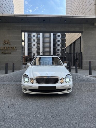 Mercedes E 240-5