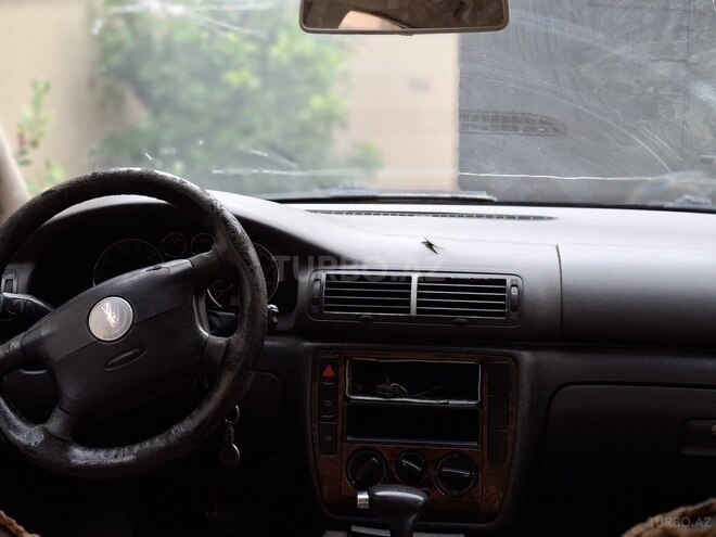 Volkswagen Passat-4