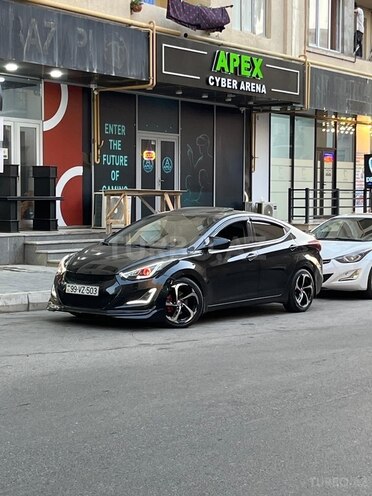 Hyundai Elantra-11