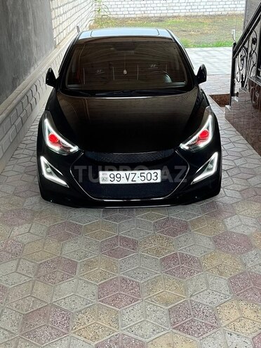 Hyundai Elantra-1