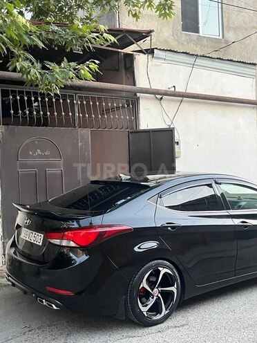 Hyundai Elantra-15