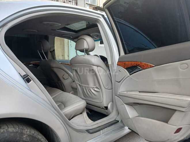 Mercedes E 320-11