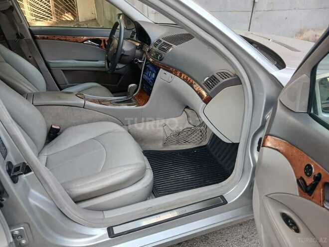 Mercedes E 320-9