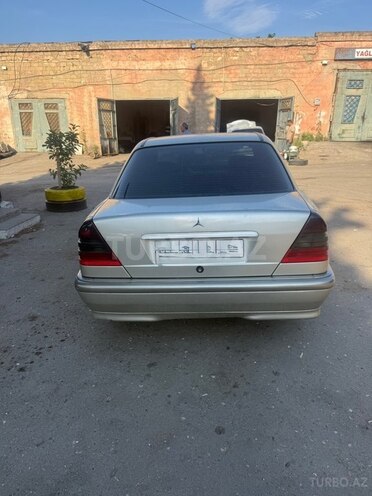 Mercedes C 220-2