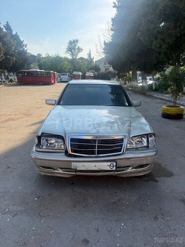 Mercedes C 220-1