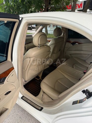 Mercedes E 240-12