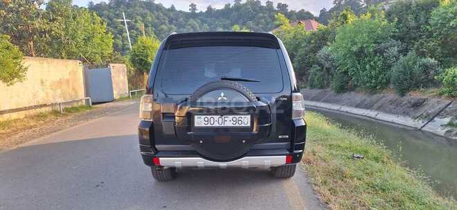 Mitsubishi Pajero-11