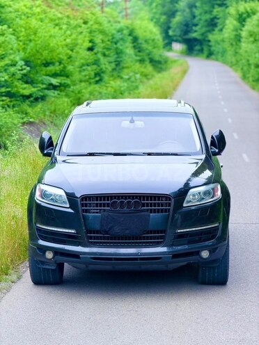 Audi Q7-3