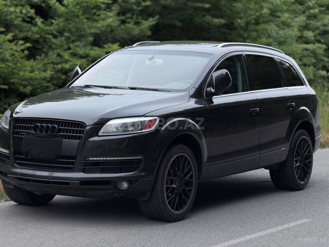 Audi Q7-12