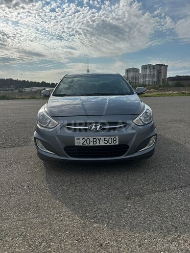 Hyundai Accent-2