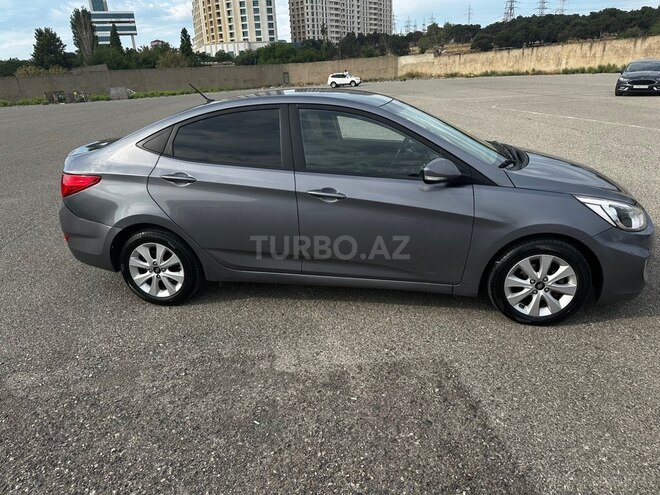 Hyundai Accent-3