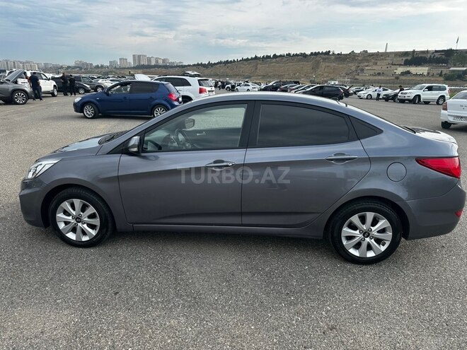 Hyundai Accent-6
