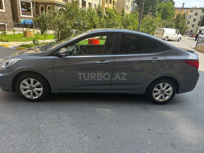Hyundai Accent-9